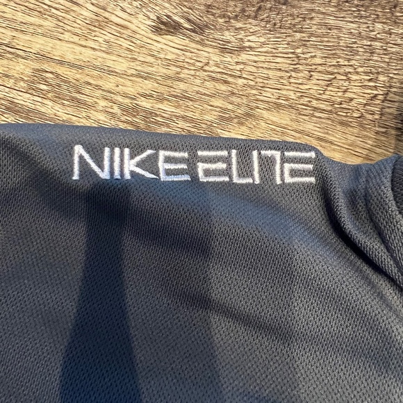 Nike Elite, Dri-fit zip up jacket size large - Picture 2 of 6